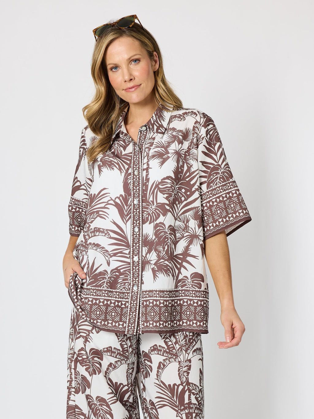 Hammock & Vine Palm Cove Print Shirt - Espresso White in Espresso White