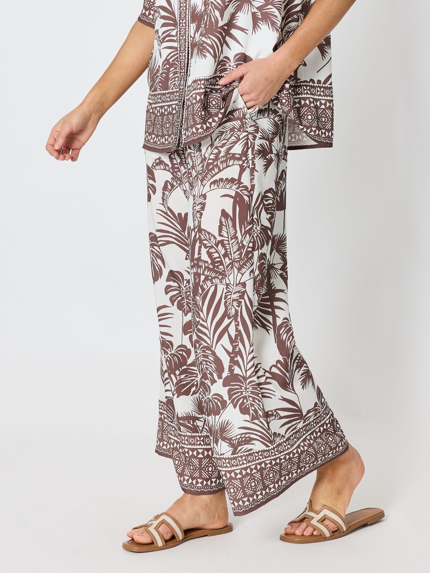 Hammock & Vine Palm Cove Print Wide Leg Pant - Espresso White in Espresso White
