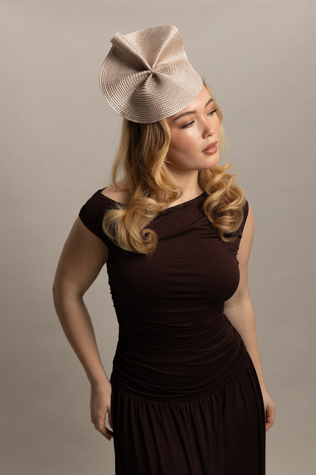 Morgan & Taylor Zaria Fascinator in Beige in Beige