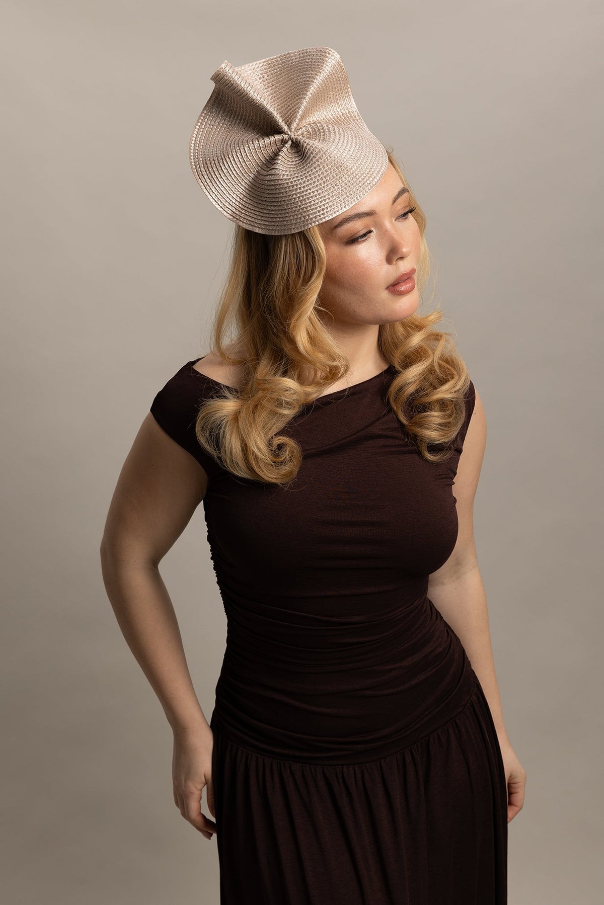 Morgan & Taylor Zaria Fascinator in Beige in Beige