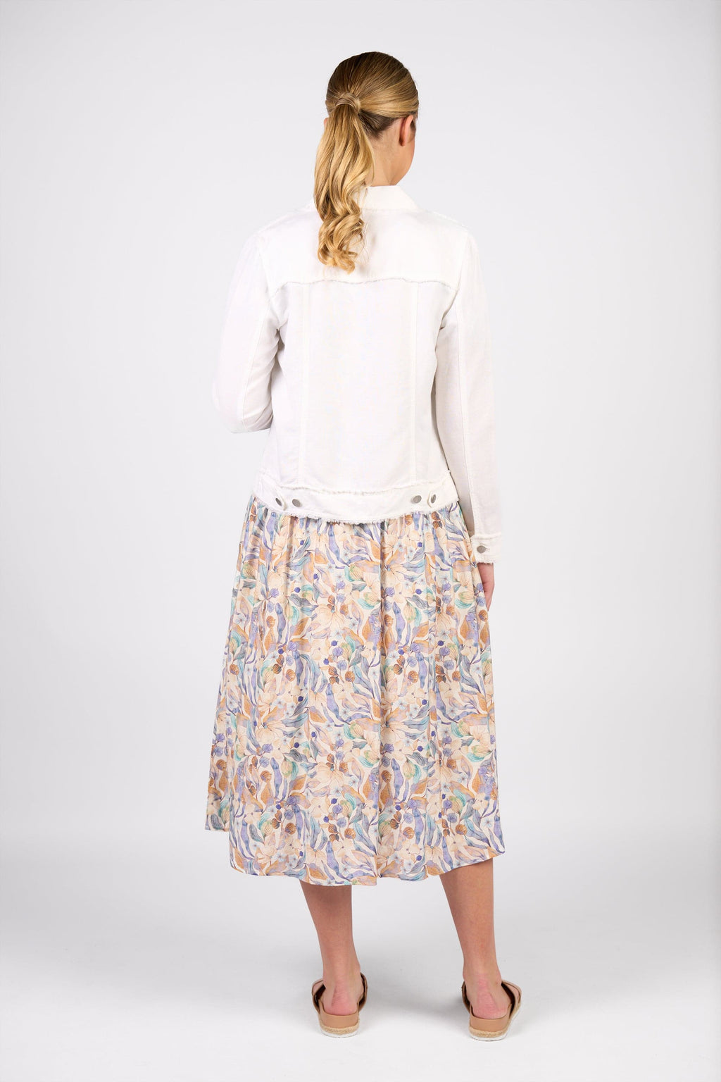 Vassalli Aura Jacket - White in White