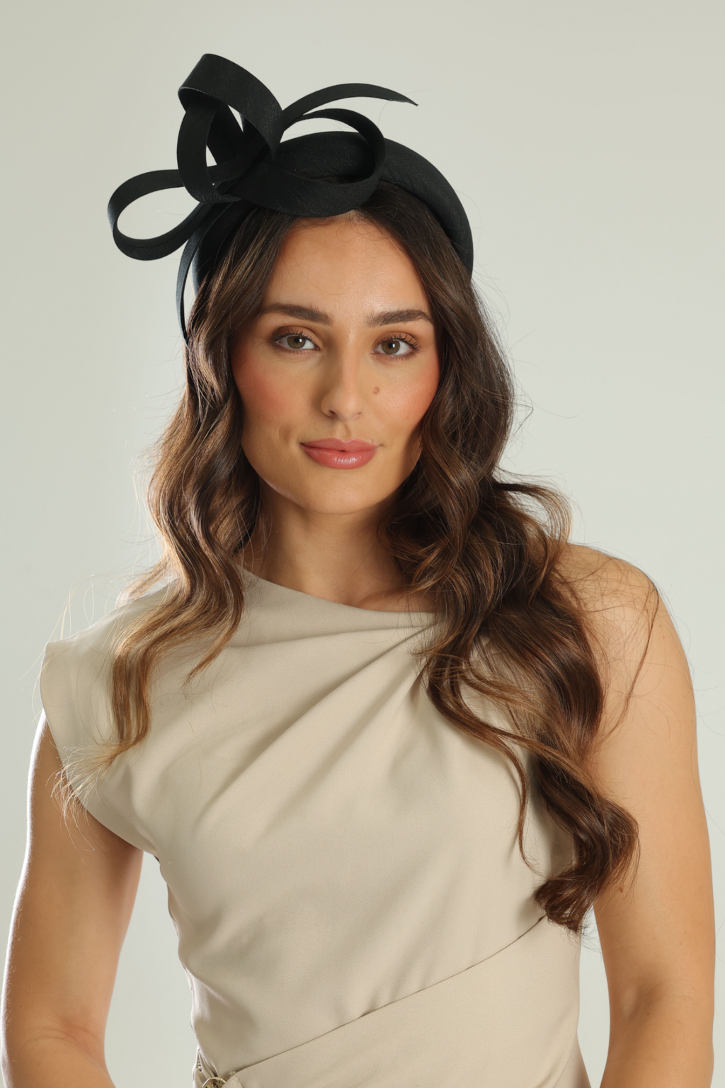 Morgan & Taylor Mel Fascinator in Black in black