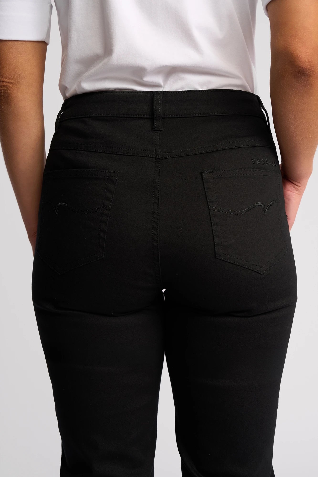 Vassalli Arrival Pant - Black in Black