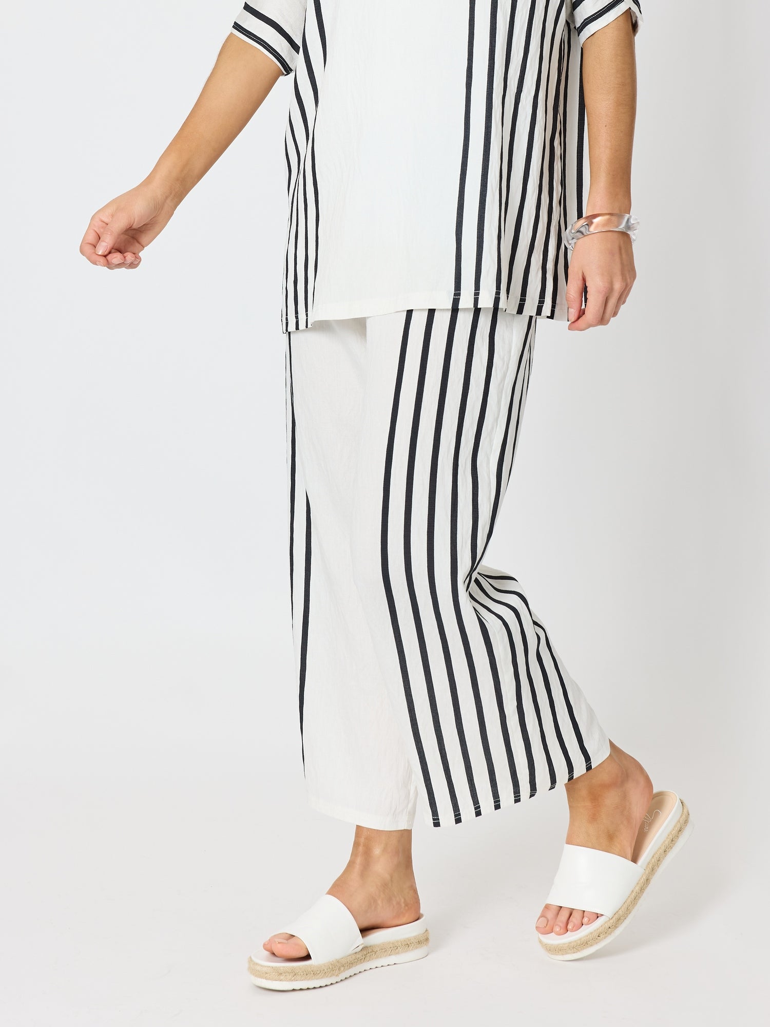 Clarity Sevilla Stripe Print Pant - White/Black in White/Black