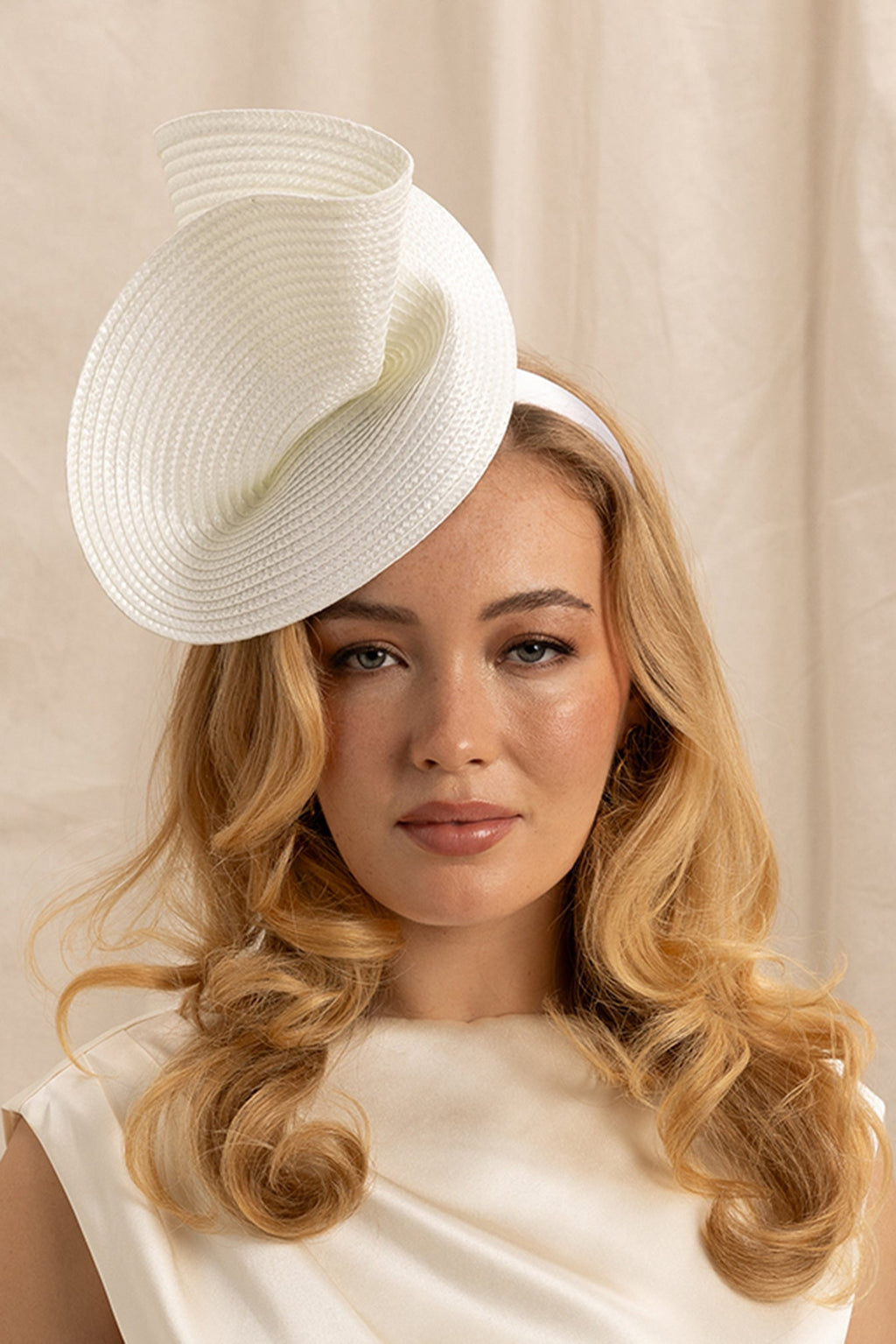 Morgan & Taylor Alexia Fascinator in White in white