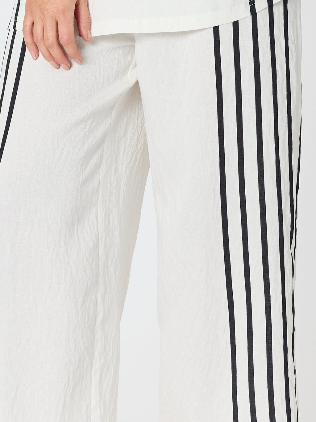 Clarity Sevilla Stripe Print Pant - White/Black in White/Black