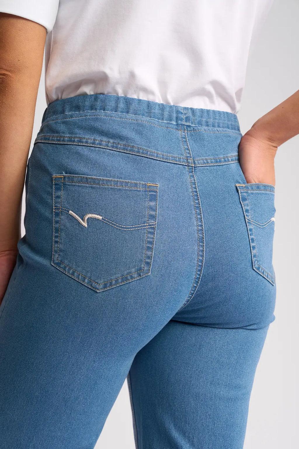 Vassalli Seattle Pull On - Light Denim in Light Denim