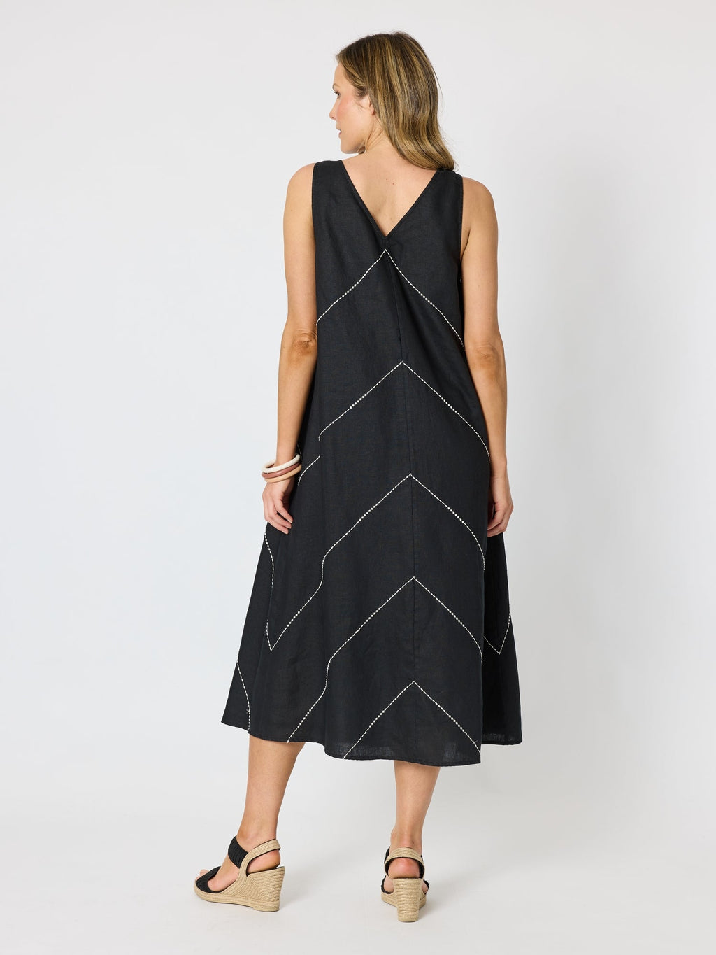 Hammock & Vine Haven Chevron Stitch Linen Dress - Black/White in Black/White