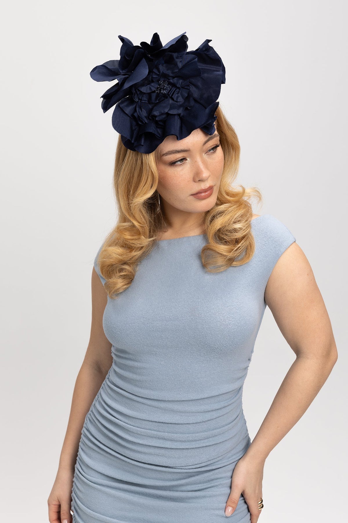 Morgan & Taylor Cindy Fascinator in Navy Blue in navy blue