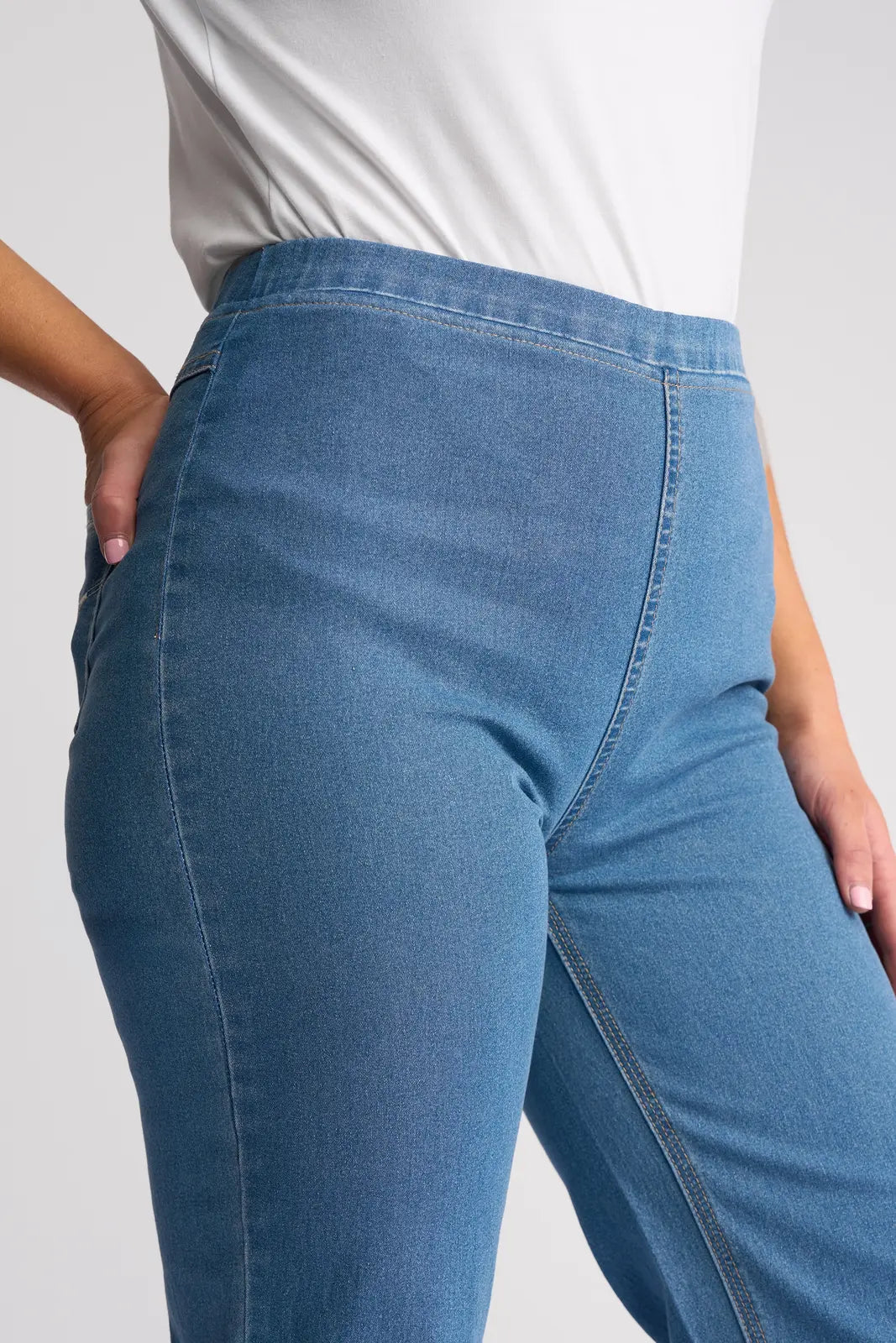 Vassalli Seattle Pull On - Light Denim in Light Denim