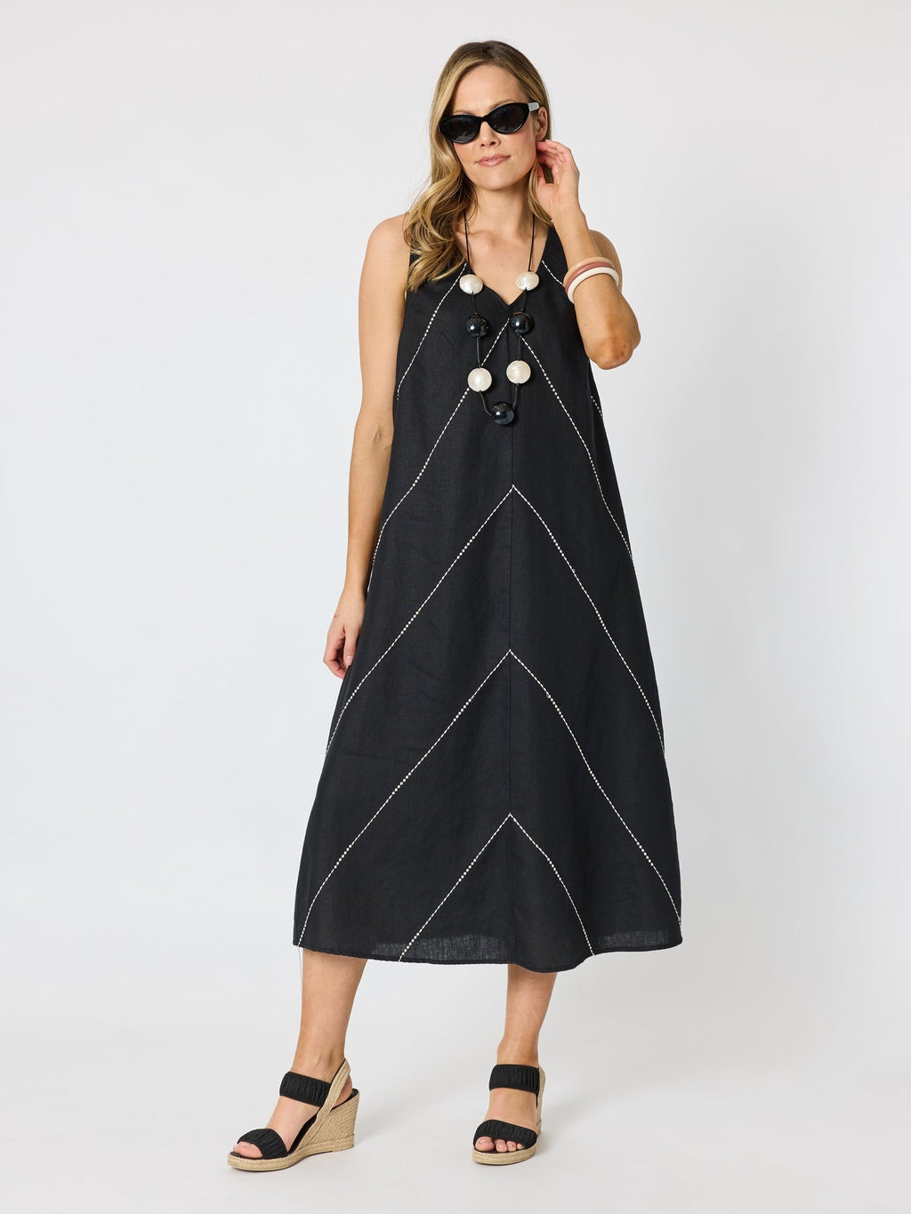 Hammock & Vine Haven Chevron Stitch Linen Dress - Black/White in Black/White