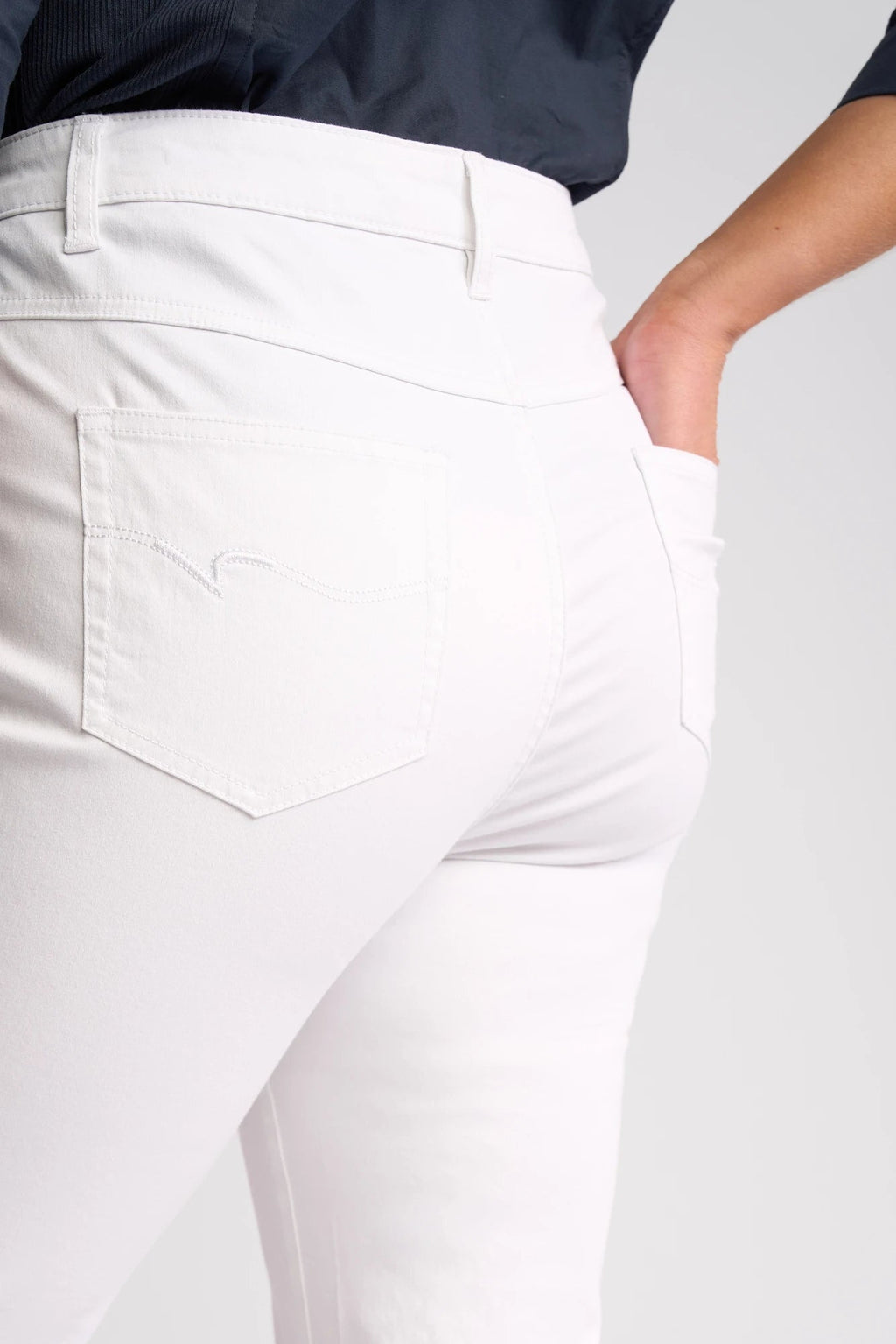 Vassalli Arrival Pant - White in White