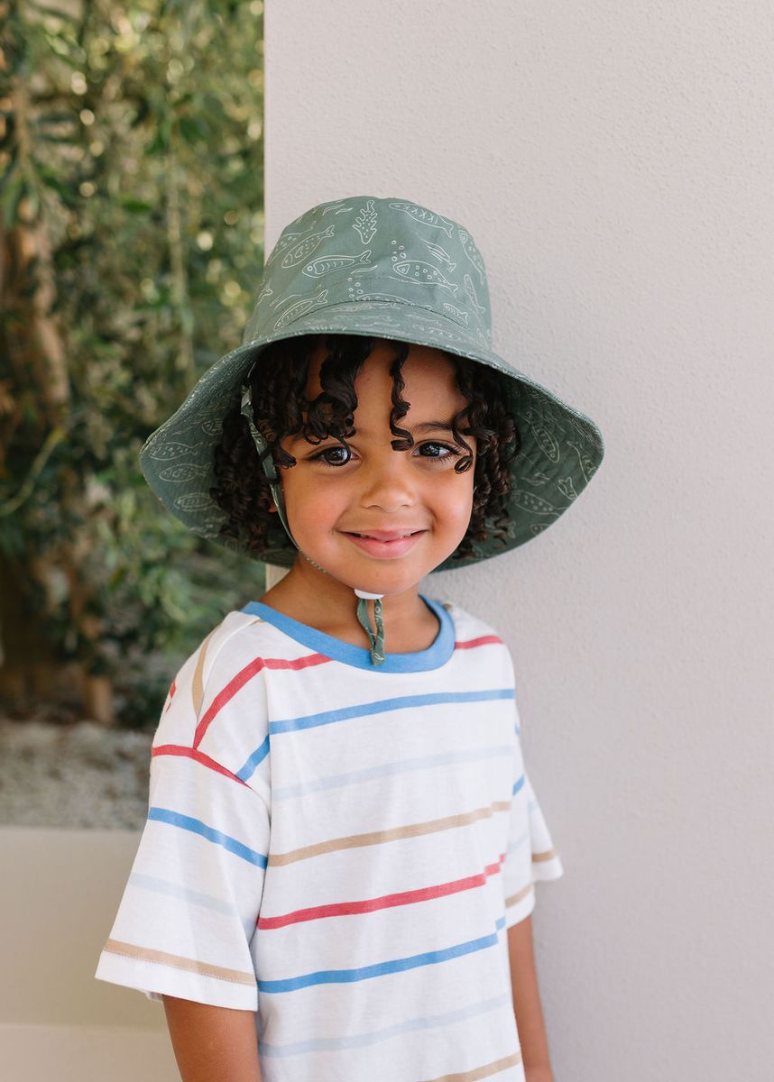 Acorn Kids School Of Fish Wide Brim Bucket Hat in Olive Green and White