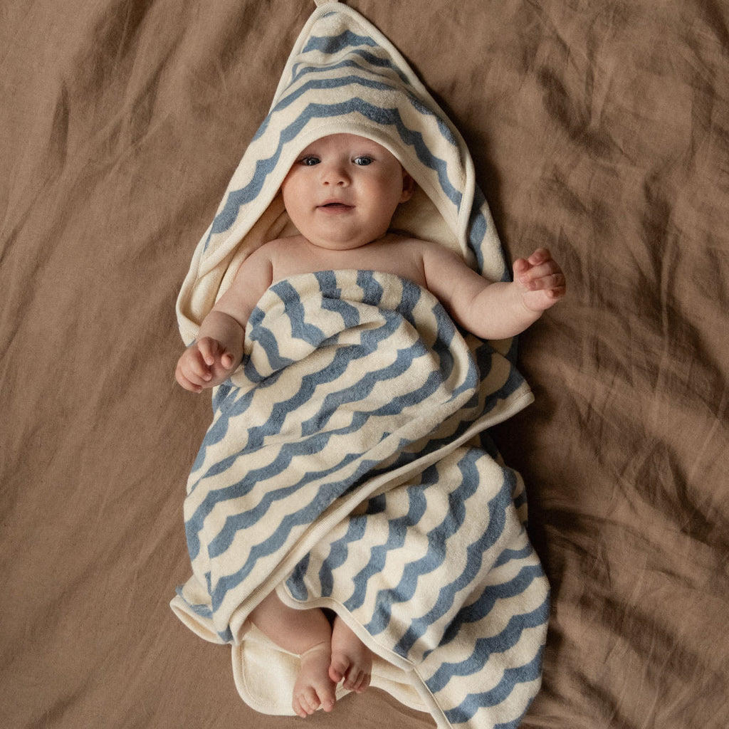 Nature Baby ORG COTTON HOODED TOWEL in Waves Print