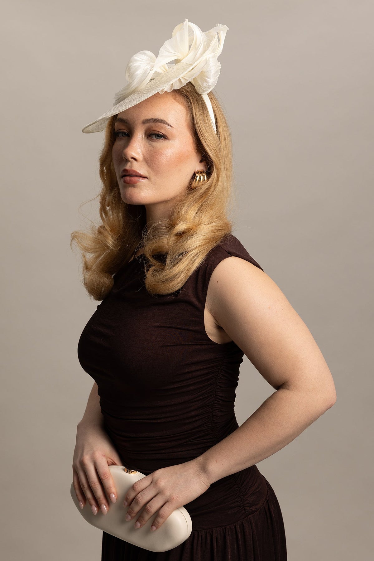 Morgan & Taylor Yumi Fascinator in Ivory White in White