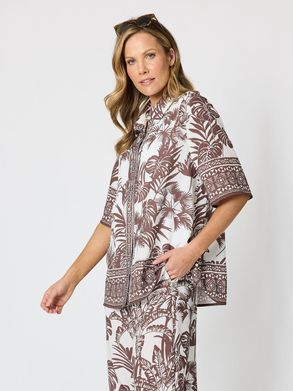 Hammock & Vine Palm Cove Print Shirt - Espresso White in Espresso White