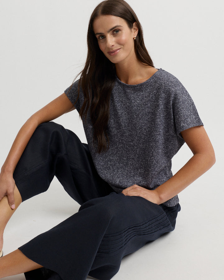 Yarra Trail Lona Tee in NAVY/WHITE