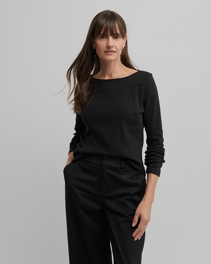 Yarra Trail Messenger Tee in BLACK