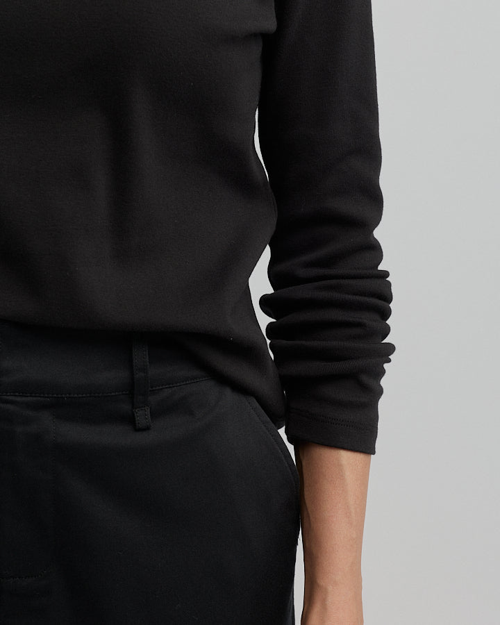 Yarra Trail Messenger Tee in BLACK