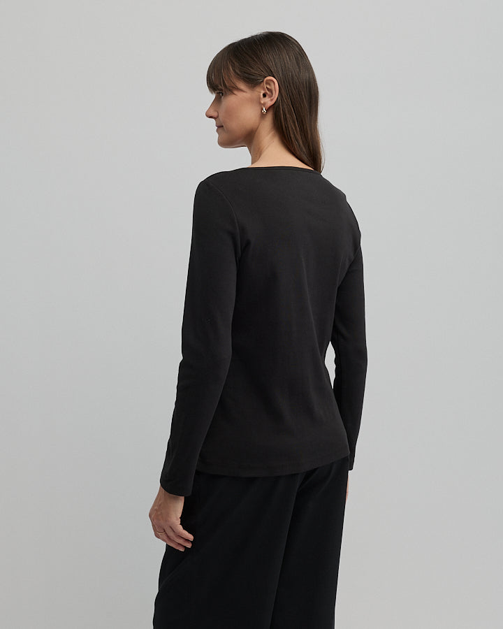 Yarra Trail Messenger Tee in BLACK